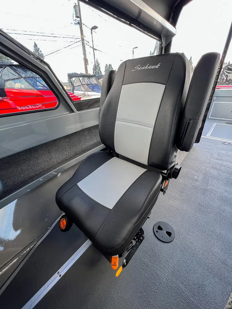 Slide: The Image of North River 24' Seahawk 2026 - 11