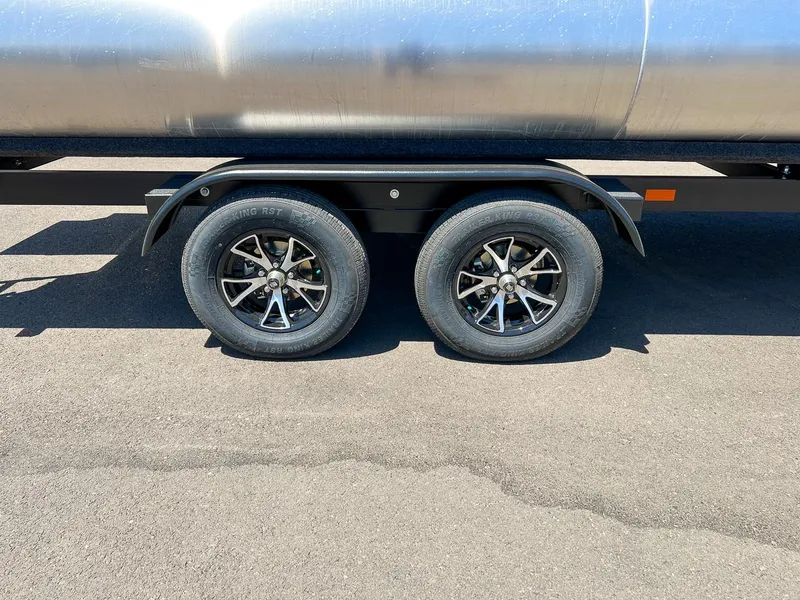 Slide: The Image of Godfrey SW 2486 SFL 2023 - 15