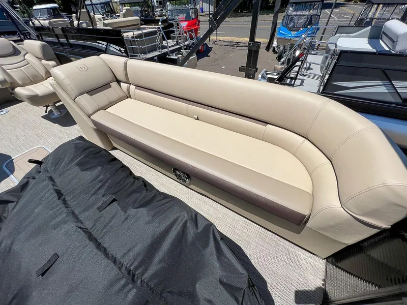 Slide: The Image of Godfrey SW 2486 SFL 2023 - 8