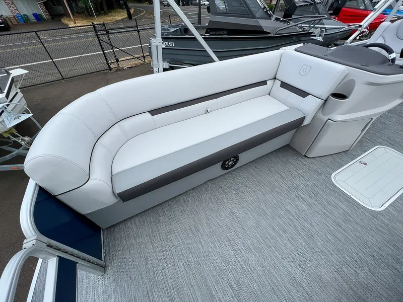 Slide: The Image of Godfrey SW 2286 FS 2023 - 9