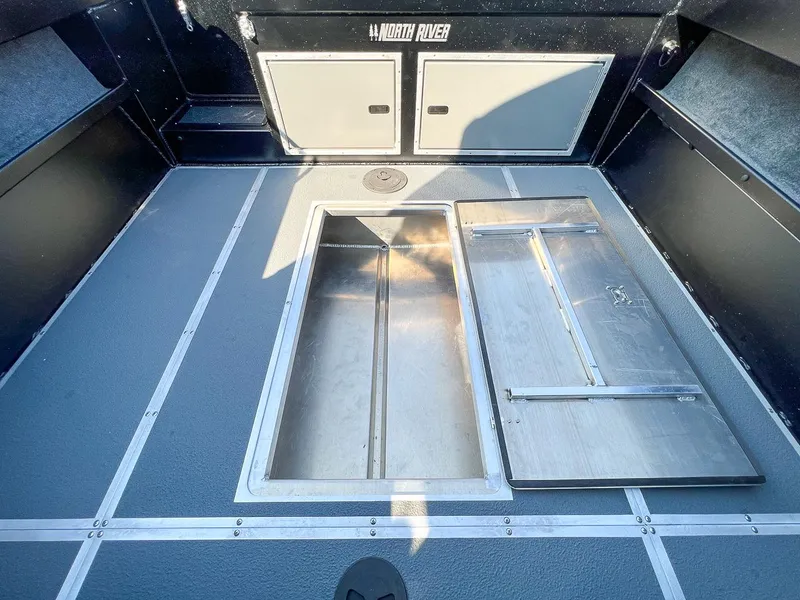 Slide: The Image of North River 21 Seahawk 2026 - 19