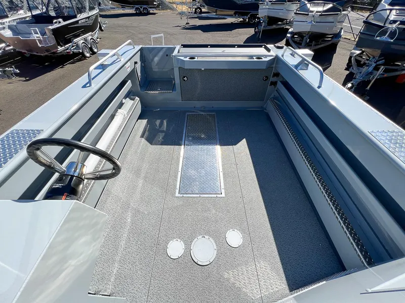 Slide: The Image of Hewescraft 240 Ocean Pro HT 2026 - 12