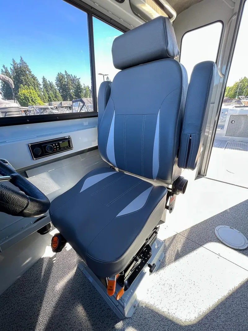 Slide: The Image of Hewescraft 240 Ocean Pro HT 2026 - 9