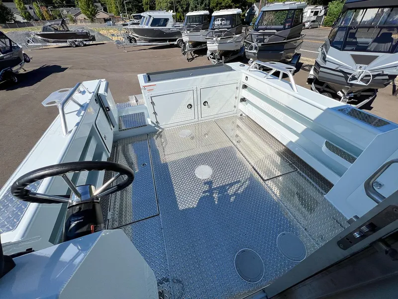 Slide: The Image of Hewescraft 270 Pacific Explorer 2026 - 19