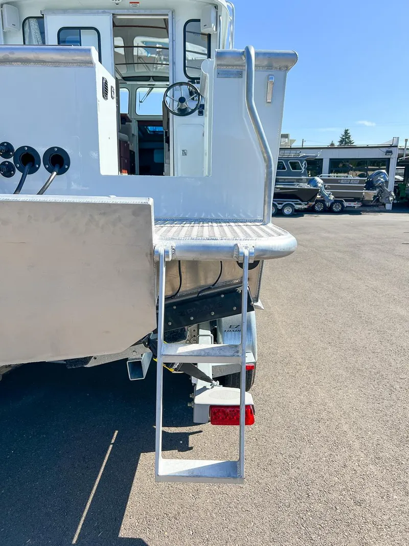 Slide: The Image of Hewescraft 270 Pacific Explorer 2026 - 25