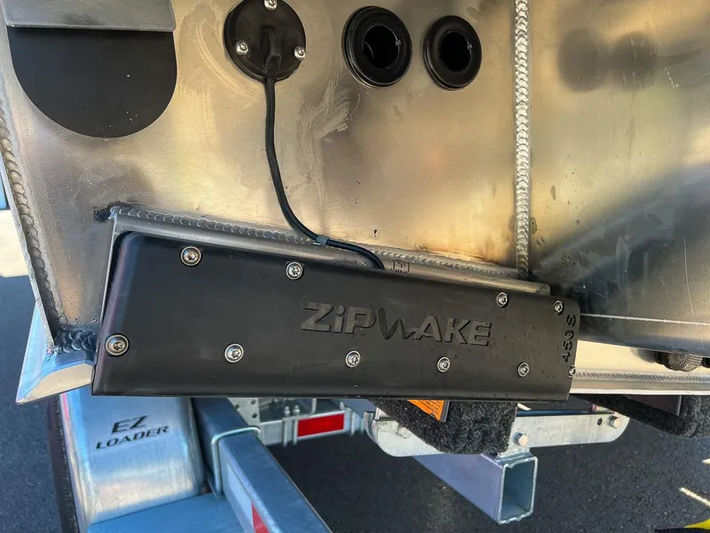 Slide: The Image of Hewescraft 270 Pacific Explorer 2026 - 26