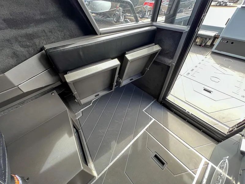 Slide: The Image of Stabi-Craft 2750 Ultra Centercab 2026 - 17