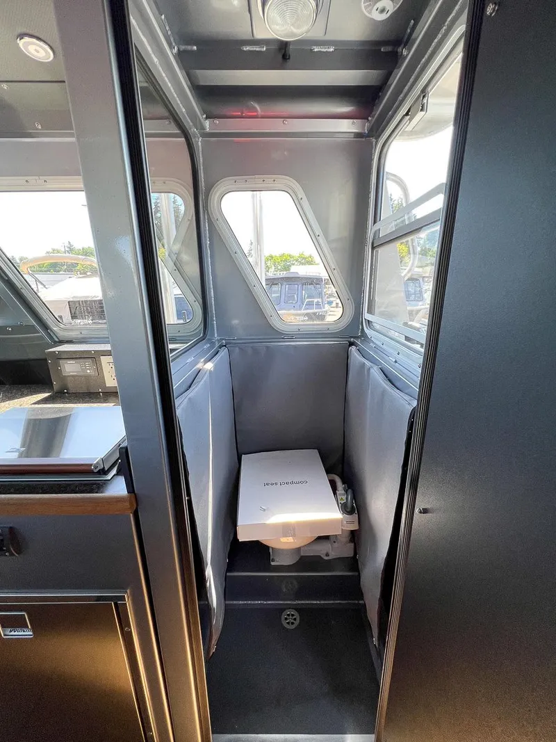 Slide: The Image of North River 2700 SXL 2026 - 13