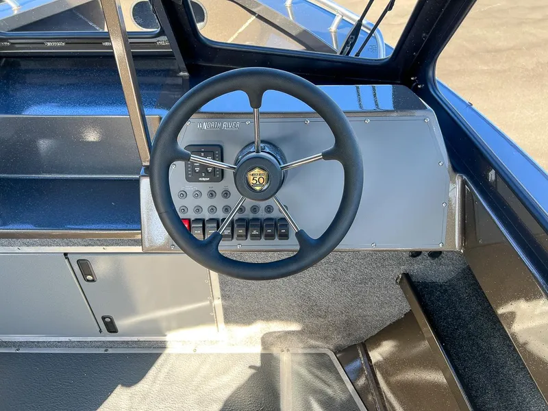 Slide: The Image of North River 23' Seahawk 2026 - 11