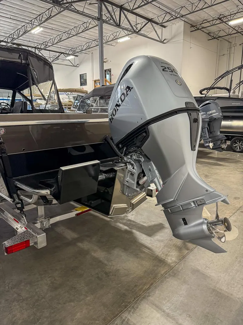 Slide: The Image of North River 23' Seahawk 2026 - 28