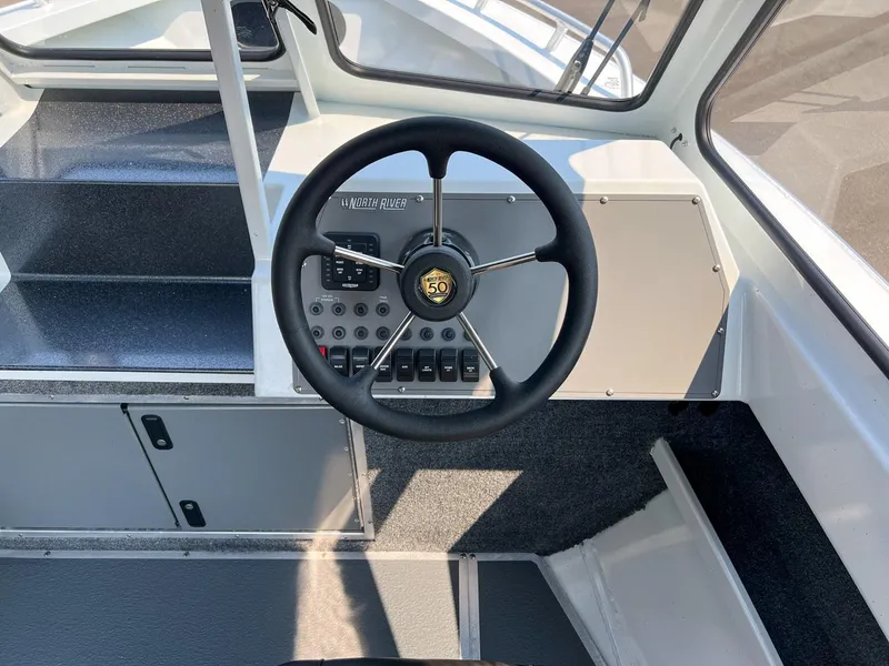 Slide: The Image of North River 23' Seahawk 2026 - 10