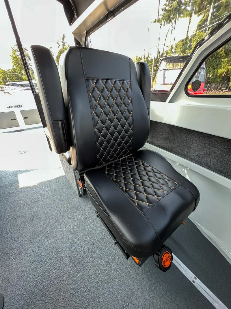 Slide: The Image of North River 23' Seahawk 2026 - 13