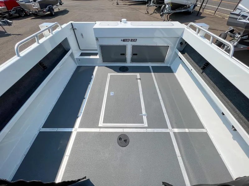 Slide: The Image of North River 23' Seahawk 2026 - 15