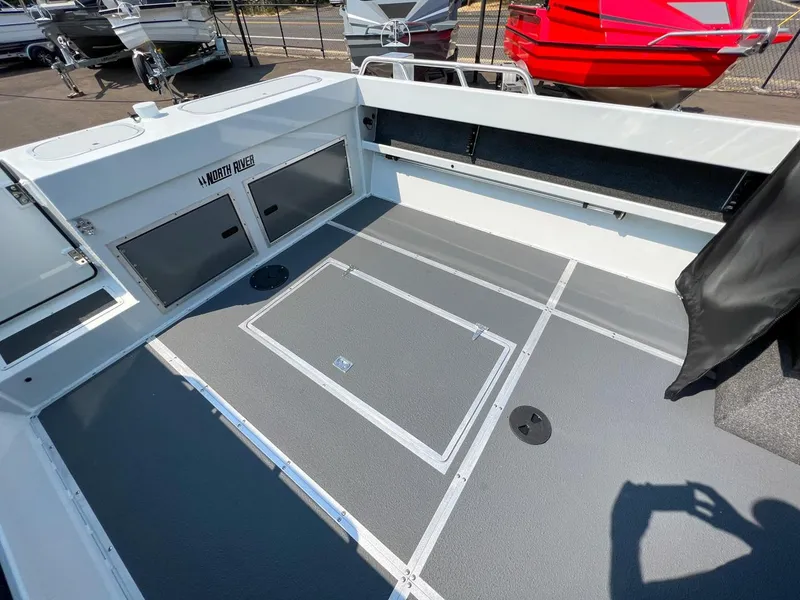 Slide: The Image of North River 23' Seahawk 2026 - 16