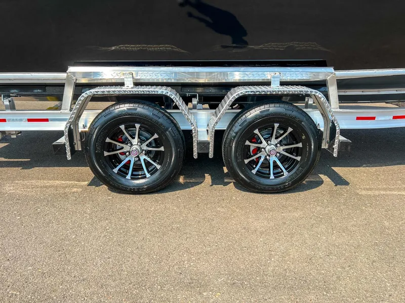 Slide: The Image of North River 23' Seahawk 2026 - 25