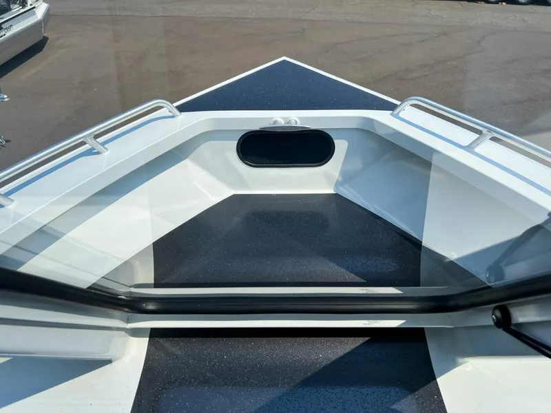 Slide: The Image of North River 23' Seahawk 2026 - 8