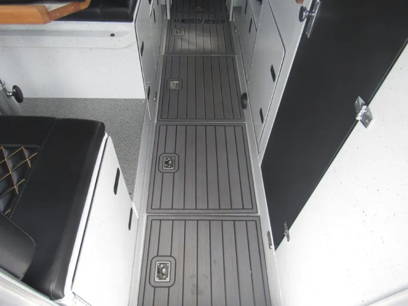 Slide: The Image of North River SEAHAWK OS 2900SXL 2026 - 14