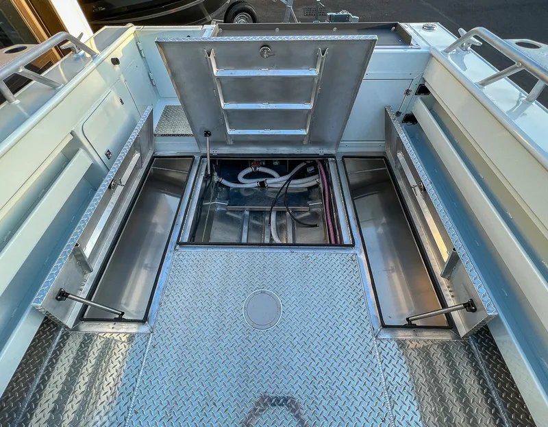 Slide: The Image of Hewescraft 270 Alaskan 2026 - 20