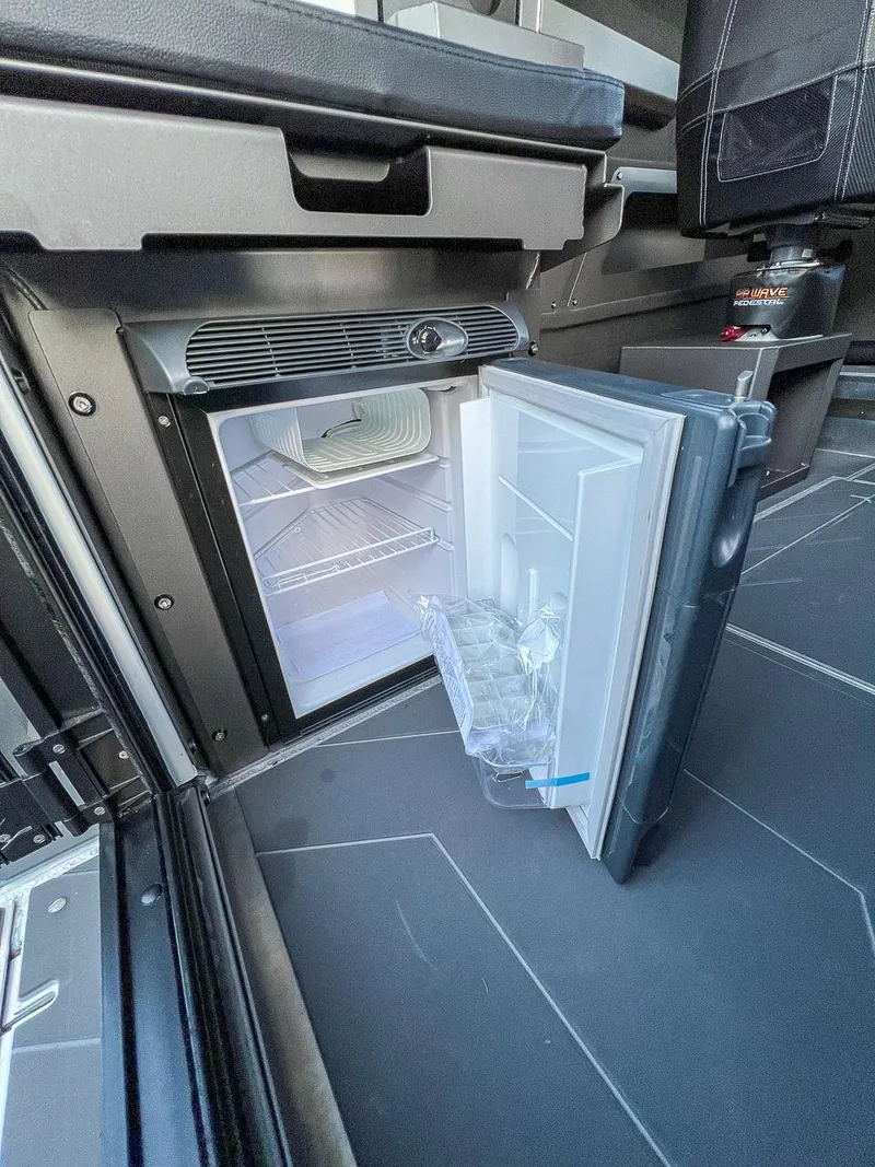 Slide: The Image of Stabi-Craft 2500 Ultracab XL 2026 - 19