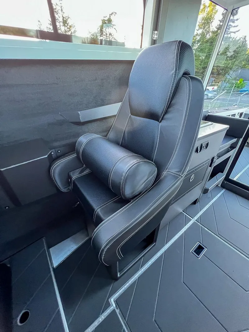 Slide: The Image of Stabi-Craft 2500 Ultracab XL 2026 - 8