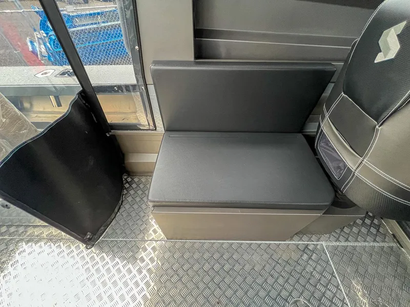 Slide: The Image of Stabi-Craft 2250 UltraCab WT 2023 - 14