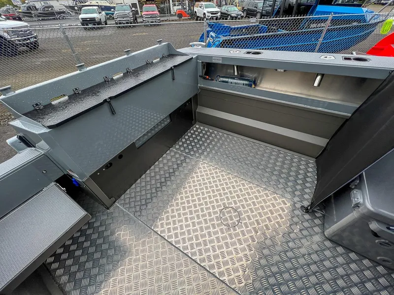 Slide: The Image of Stabi-Craft 2250 UltraCab WT 2023 - 18