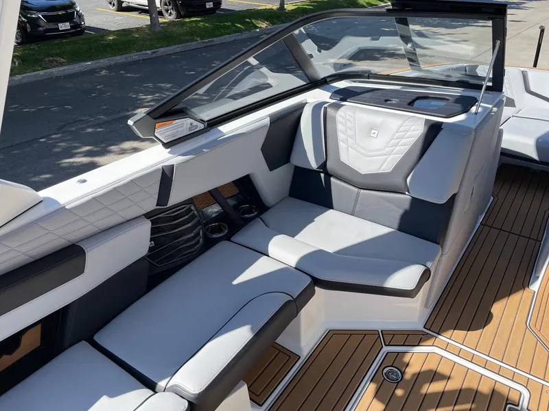 Slide: The Image of Nautique G23 2024 - 10