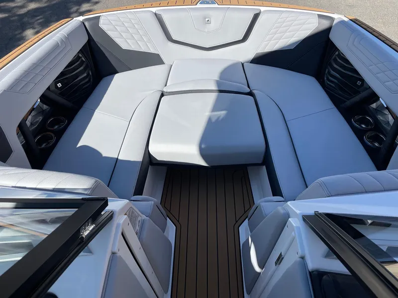 Slide: The Image of Nautique G23 2024 - 11