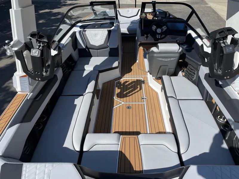 Slide: The Image of Nautique G23 2024 - 5