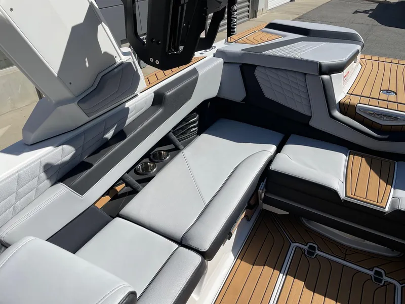 Slide: The Image of Nautique G23 2024 - 7