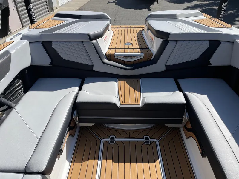 Slide: The Image of Nautique G23 2024 - 8