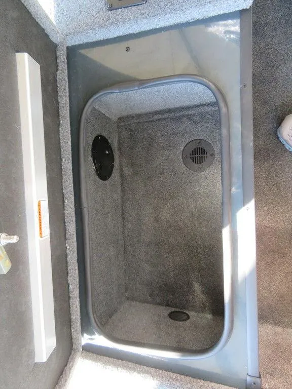 Slide: The Image of 2023 Ranger RT178C livewell compartment. - 11