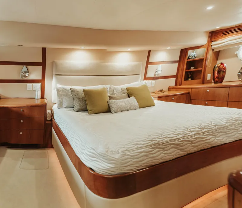 Slide: The Image of Hatteras 68 Convertible 2007 - 40