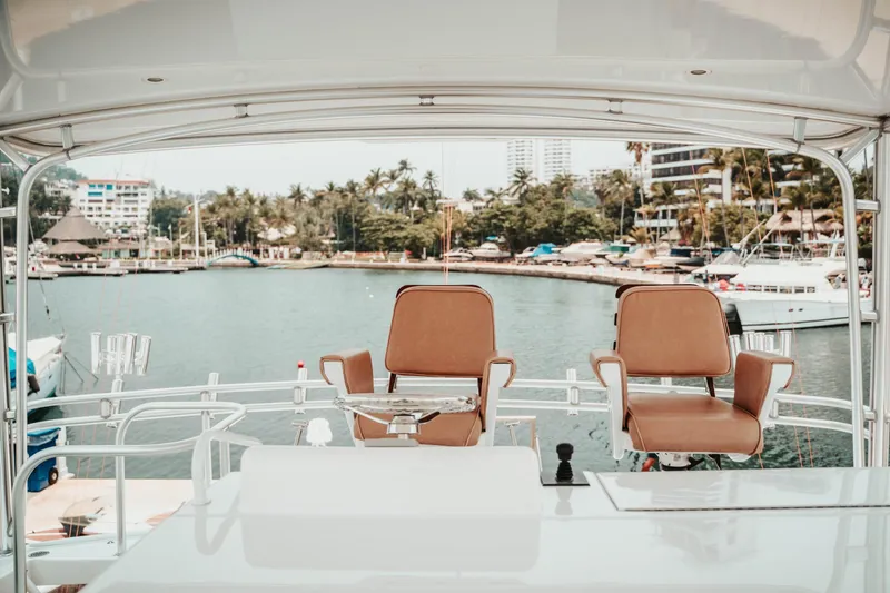 Slide: The Image of Hatteras 68 Convertible 2007 - 13
