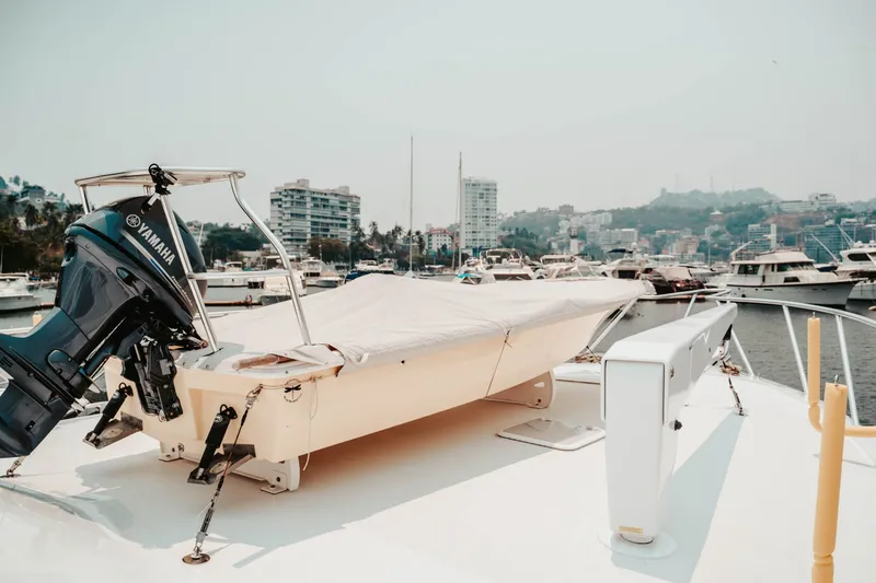 Slide: The Image of Hatteras 68 Convertible 2007 - 24