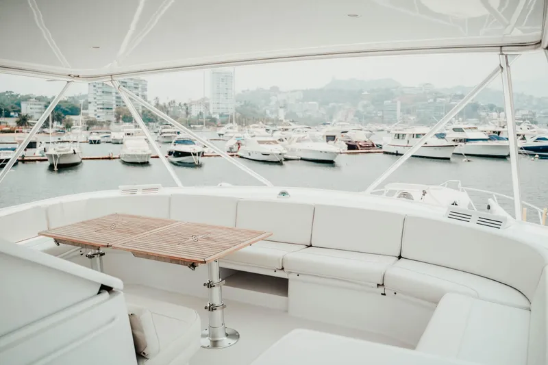 Slide: The Image of Hatteras 68 Convertible 2007 - 18