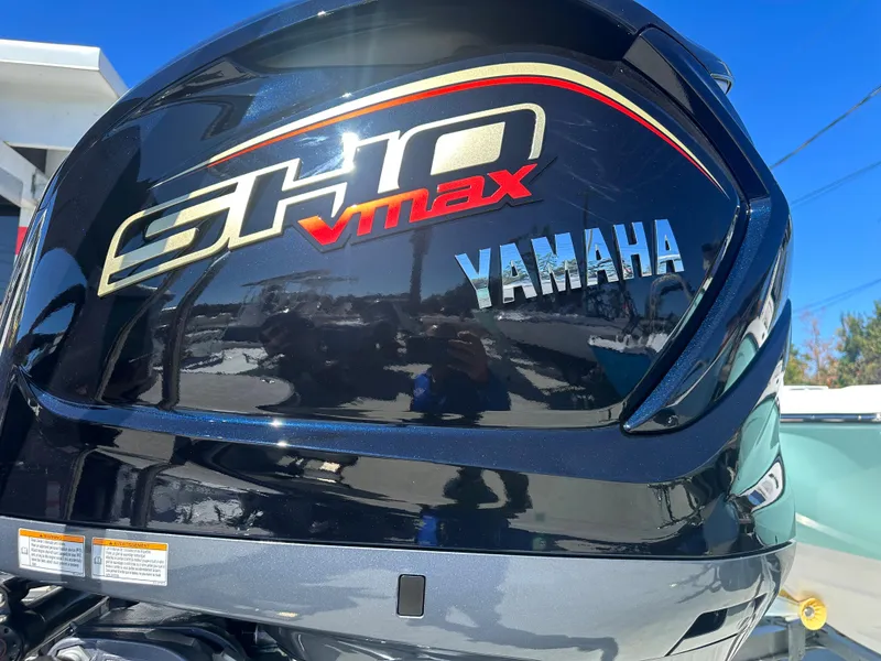 Slide: The Image of 2024 SunCatcher Select 322RC with Yamaha SHO VMAX outboard motor. - 24