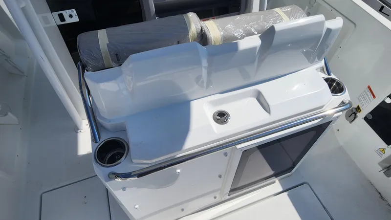 Slide: The Image of 2024 Jeanneau Leader 7.5 CC Series 3 boat interior with Garmin navigation system. - 21