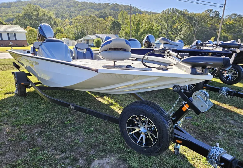 Slide: The Image of G3 Sportsman 1710 Vinyl 2024 - 18