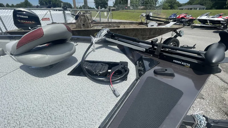 Slide: The Image of G3 Sportsman 1710 Vinyl 2024 - 4