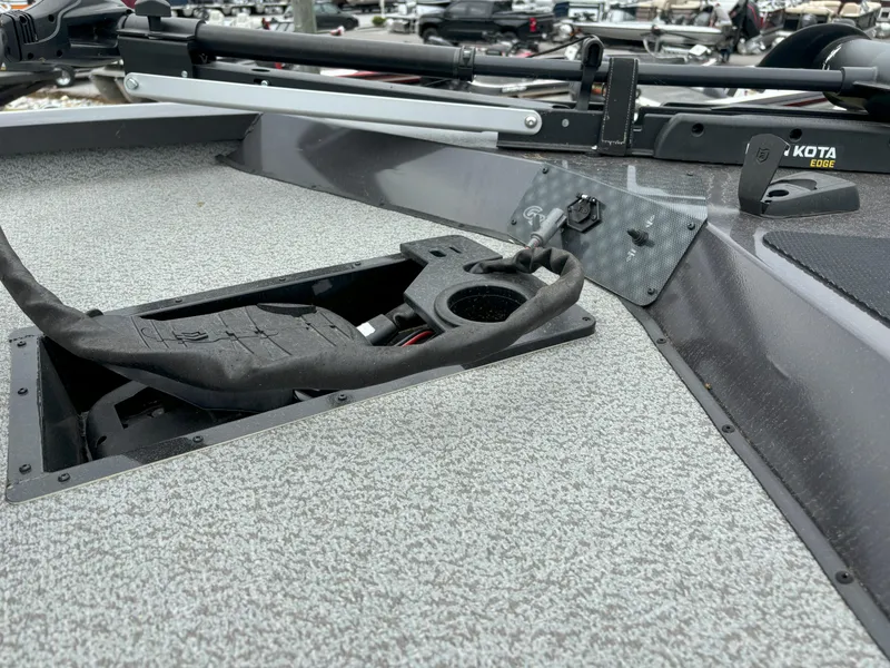 Slide: The Image of G3 Sportsman 1810 SC Vinyl 2024 - 8