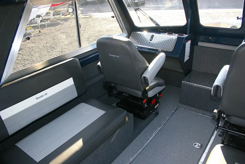 Slide: The Image of Thunder Jet Chinook OS 22' 2026 - 6