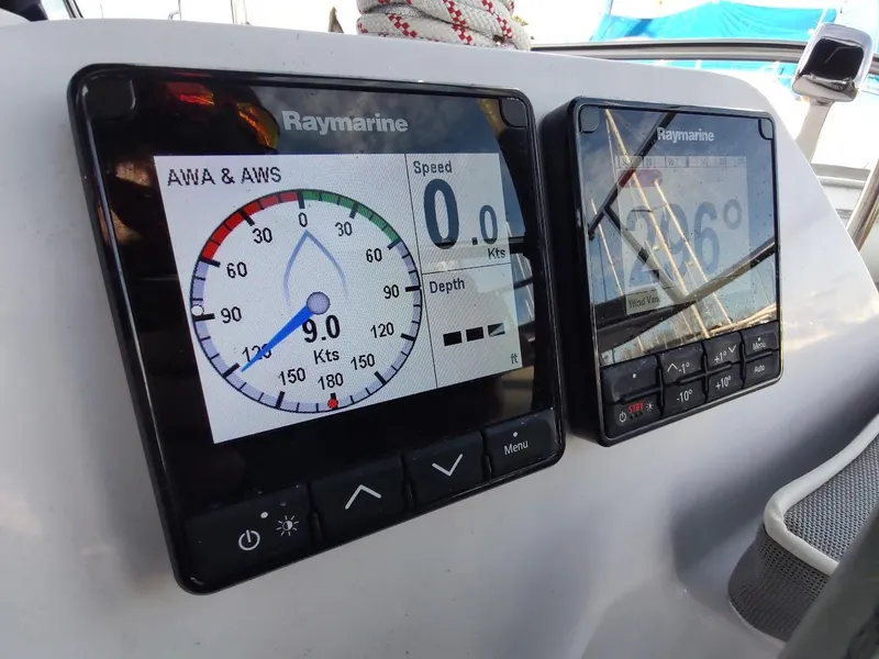 Slide: The Image of Catalina 445 2022 - 25