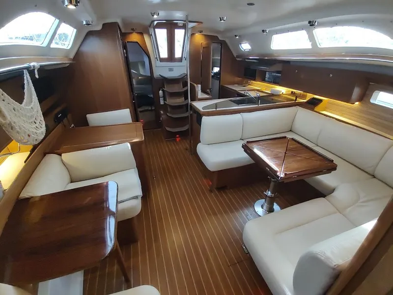 Slide: The Image of Catalina 445 2022 - 42