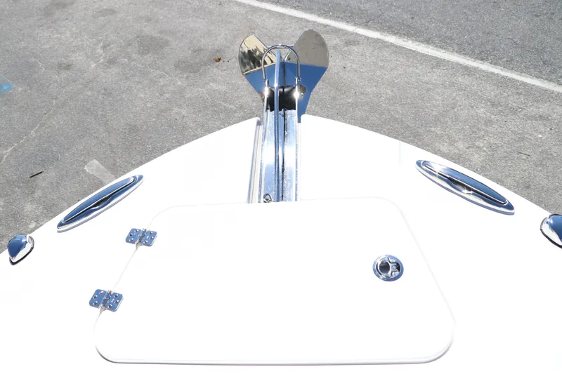 Slide: The Image of Edgewater 262CX Crossover 2024 - 56