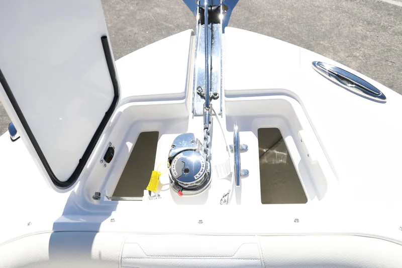 Slide: The Image of Edgewater 262CX Crossover 2024 - 57