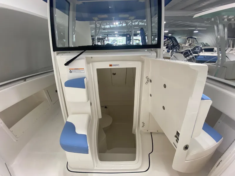 Slide: The Image of Robalo R302 2024 - 62