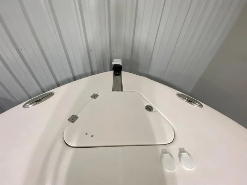 Slide: The Image of Robalo R302 2024 - 69