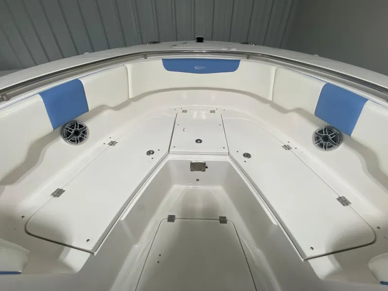 Slide: The Image of Robalo R302 2024 - 63