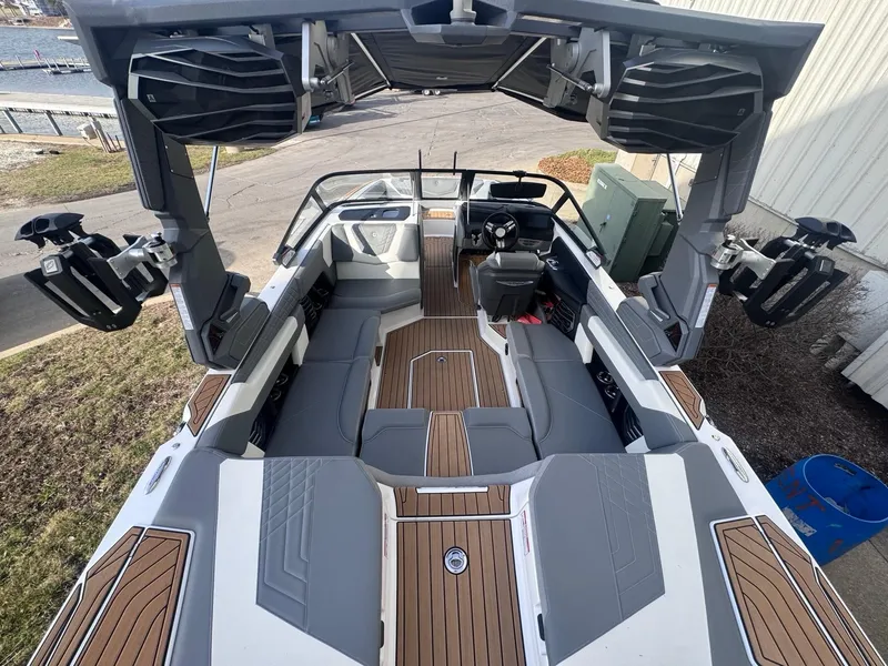 Slide: The Image of Nautique G21 2024 - 11